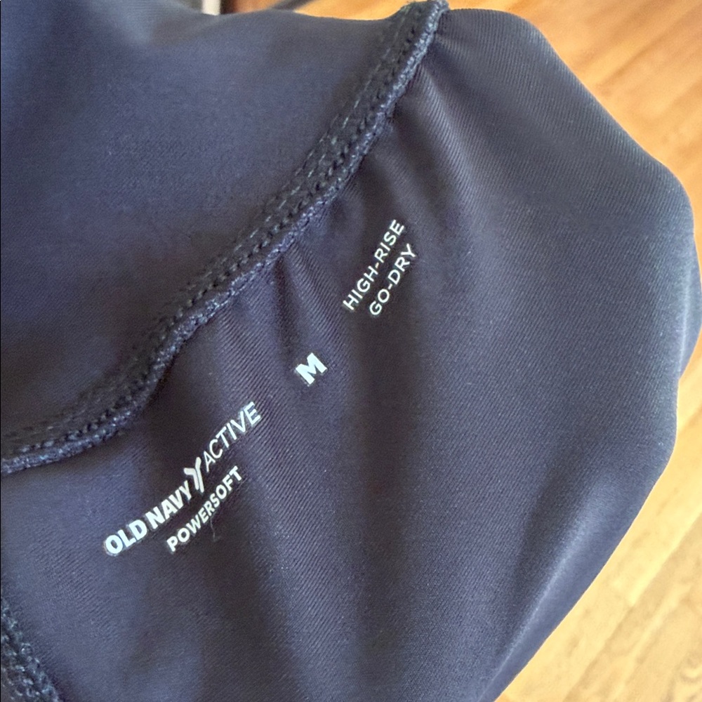 Old Navy Active Powersoft High Rise Go Dry Shorts - Picture 4 of 5